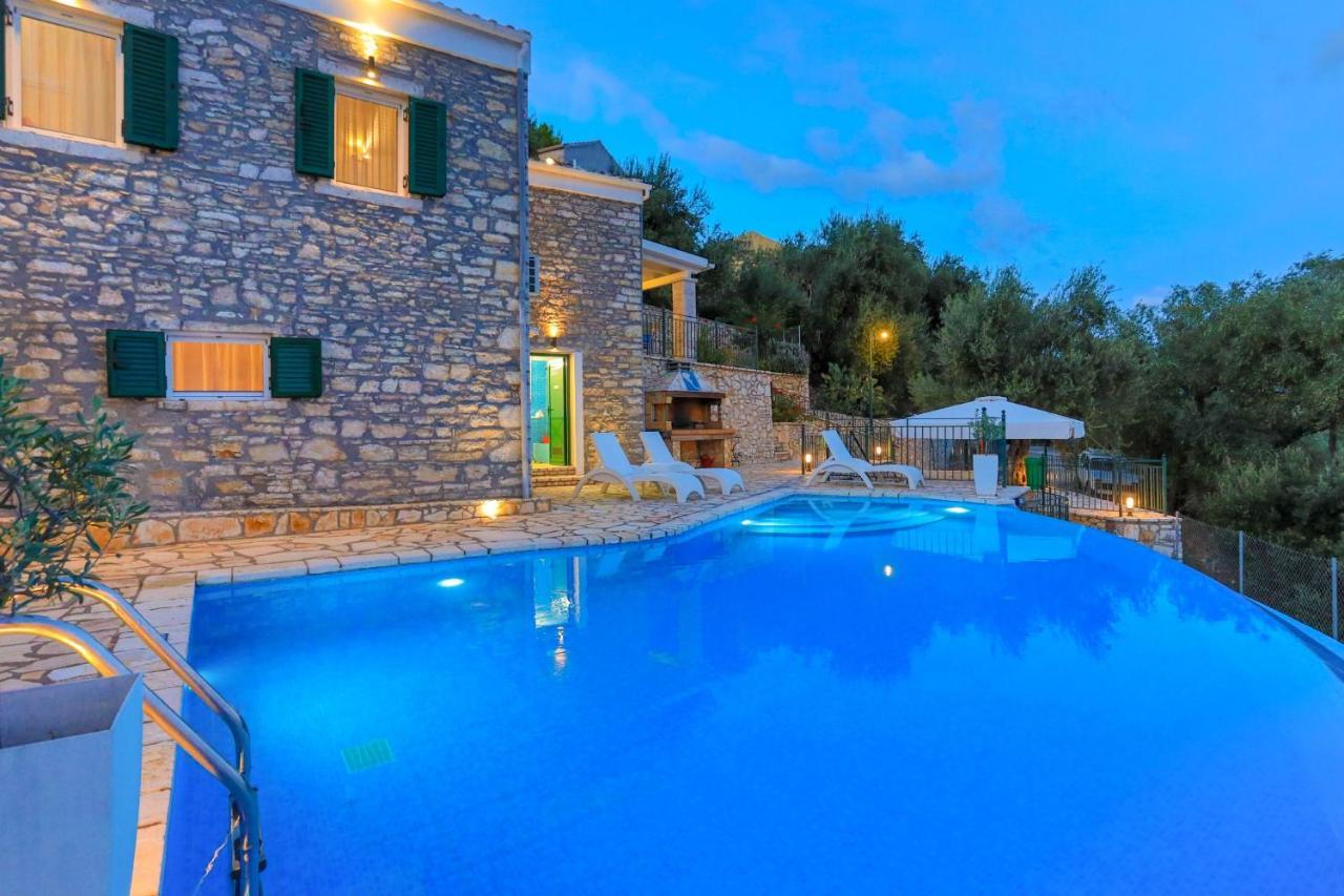 Villa Regina: Above Agni, Superb Views And Pool Kavalleraina Exterior foto